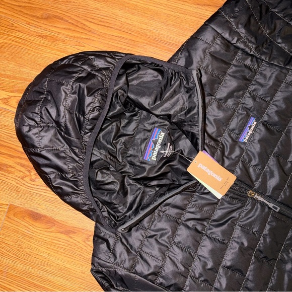 Patagonia Men’s Nano Puff Hoodie Puffer Jacket in Black - Picture 7 of 11